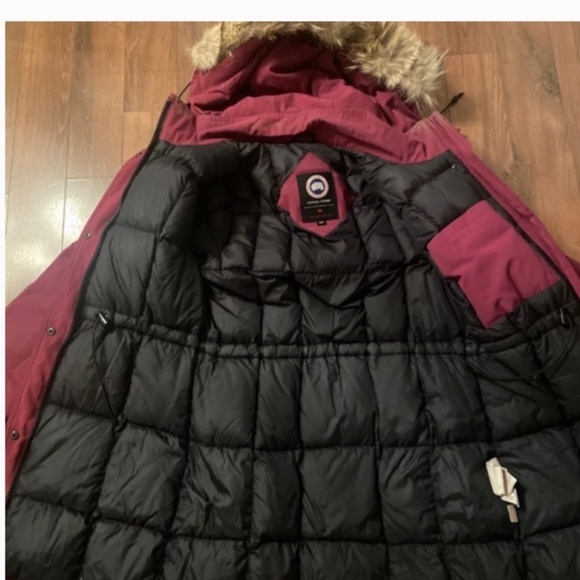 Canada Goose Parka. Small - Picture 4 of 6